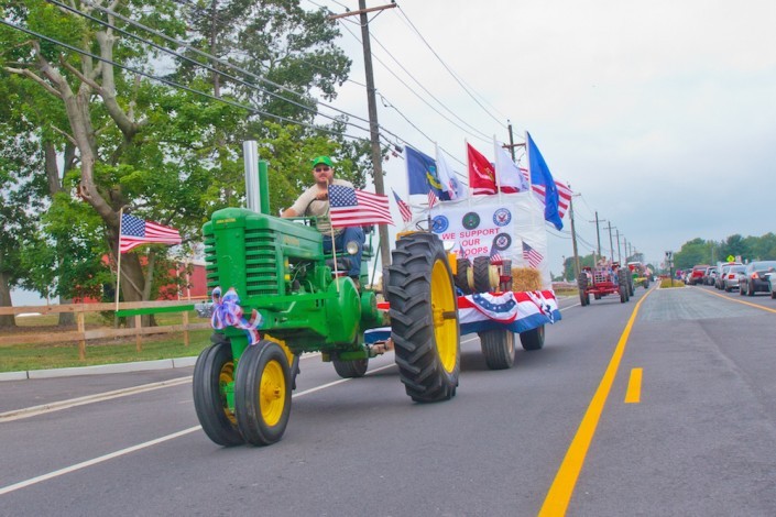 Tractor Parade by Deirdre Ryan Photography13
